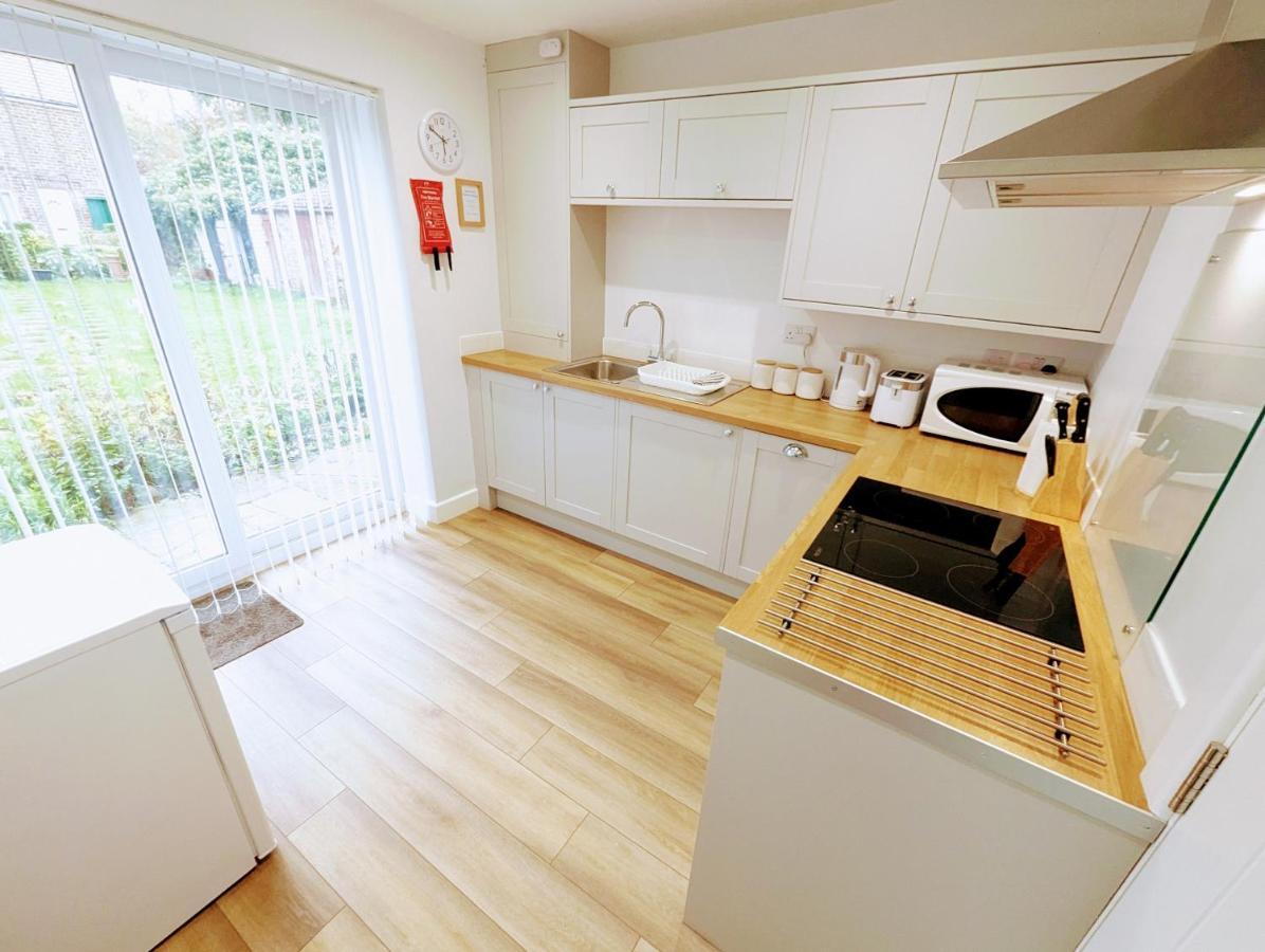 Blossom Holiday Lets - 94 Roseberry Cottages Гисбъро Екстериор снимка